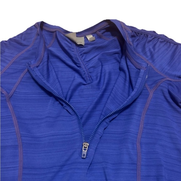 Athleta Blue 1/2 Zip Pullover XS Long Sleeve Athletic Shirt Zip Pocket On Arm - Picture 3 of 7